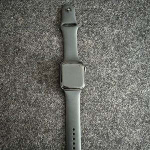 Apple Watch Series 5 GPS 44mm Aluminum Grey